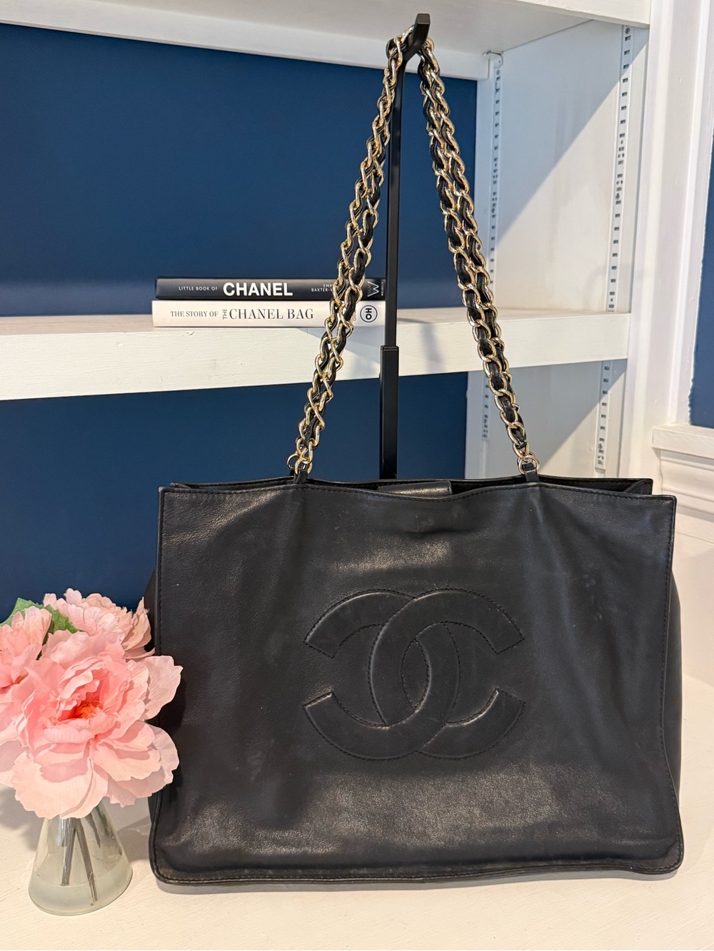 CHANEL Black Leather Double Chain-Tote
